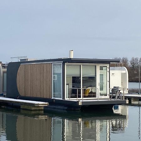 מלון מאסטריכט Houseboat Trinidad מראה חיצוני תמונה