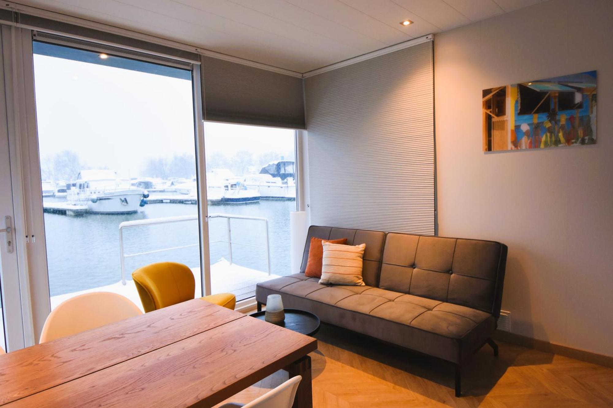 מלון מאסטריכט Houseboat Trinidad מראה חיצוני תמונה